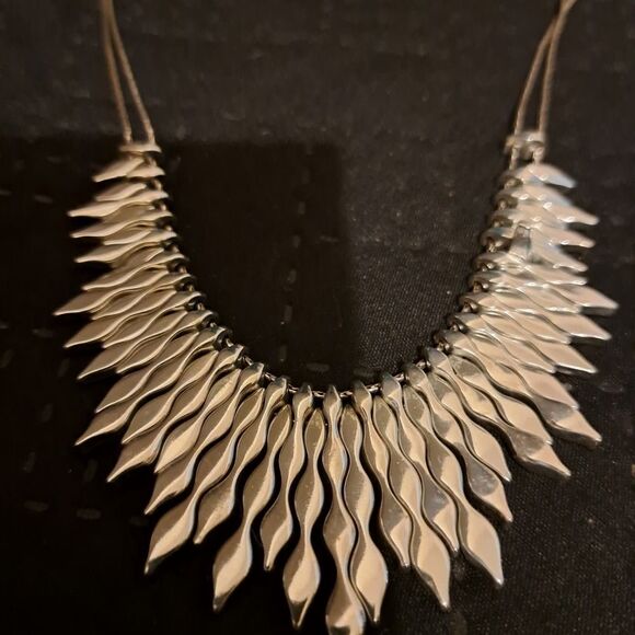 RARE GORGEOUS!! Brighton Silver 925 TRIBAL CHOKER Necklace In Heart Shaped Tin - Picture 12 of 14